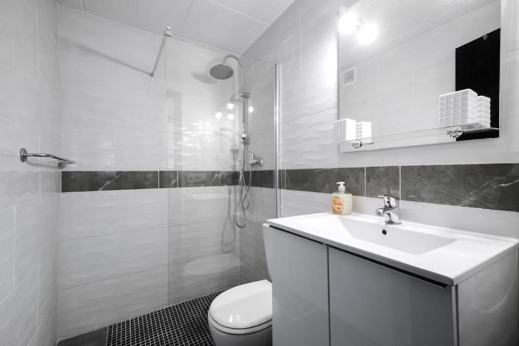 Bonito Apartamento Equipado, Cerca De La Playa Empuriabrava Eksteriør bilde